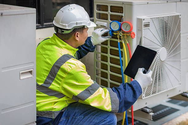 Professional Hvac technician working in Lake Geneva, WI